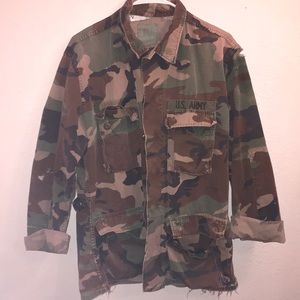LG. Vintage Camo USArmy Jacket.
